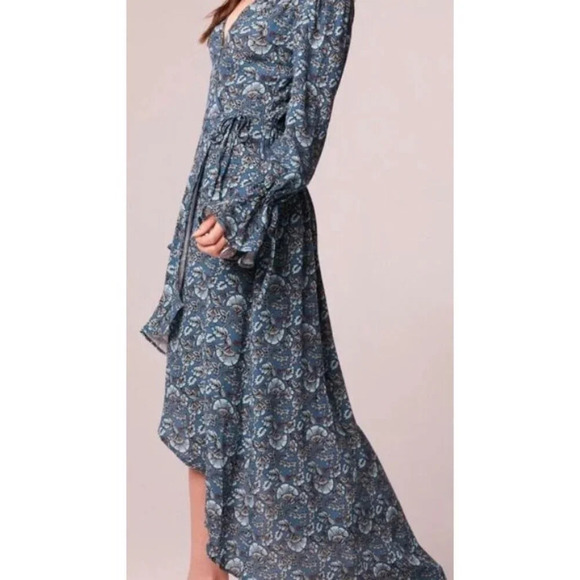 Boho Chic Blue Floral High-Low Wrap Dress With Long Sleeves & V-Neckline - Picture 4 of 11